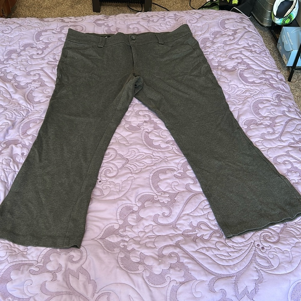 Gray trousers bootcut.